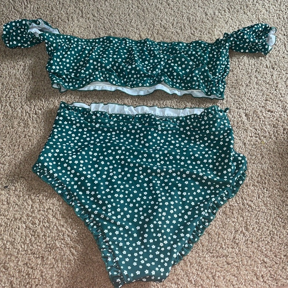 SHEIN green and white Floral Ruffled Bikini Set size medium high waisted - Picture 6 of 9